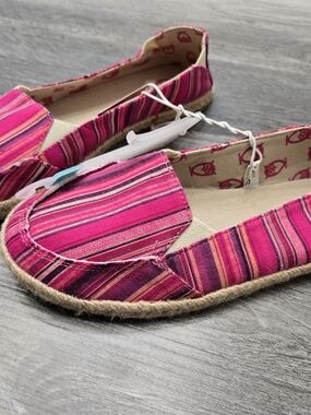 Mossimo pink striped women's slip-on flats